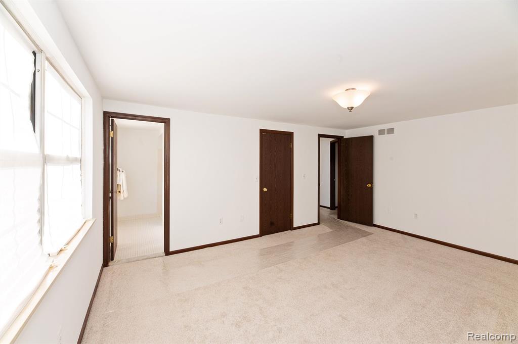 645 Lockmoore Court Rochester Hills, MI 48307 - Photo 39 of 56