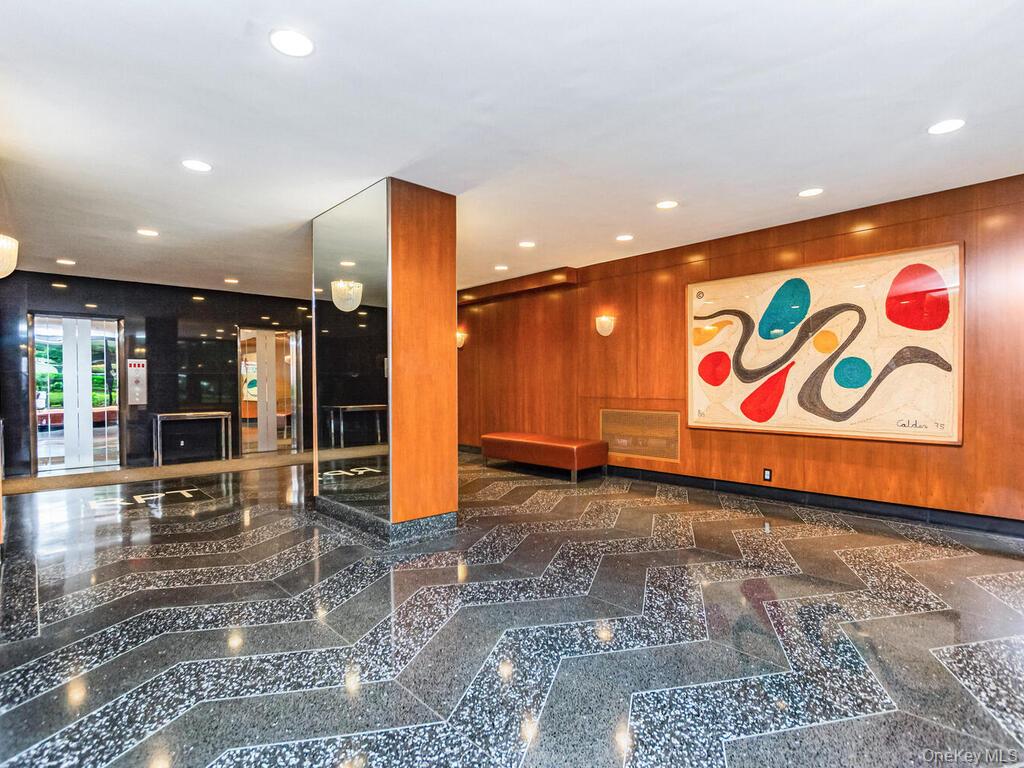 555 Kappock Street, Unit 16K Bronx, NY 10463 - Photo 3 of 16 Lobby with recessed lighting