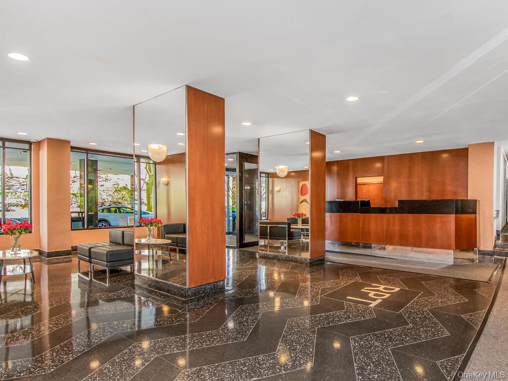 555 Kappock Street, Unit 16K Bronx, NY 10463 - Photo 4 of 16 View of lobby