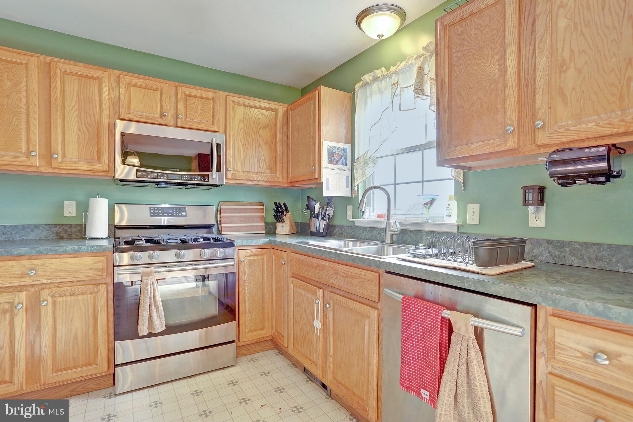 5305 Board Road Mount Wolf, PA 17347 - Photo 11 of 44 Kitchen