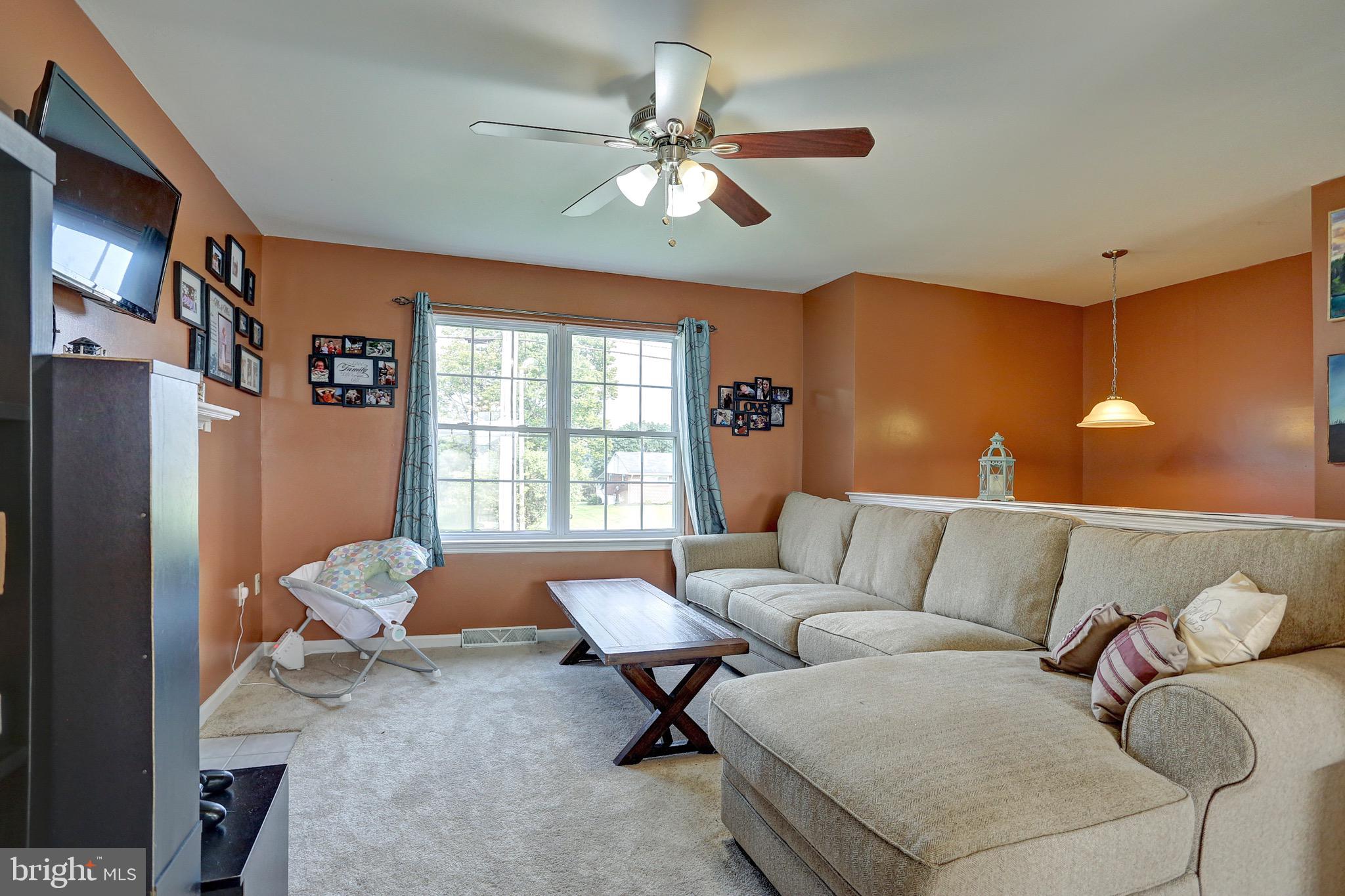 5305 Board Road Mount Wolf, PA 17347 - Photo 17 of 44 Living Room