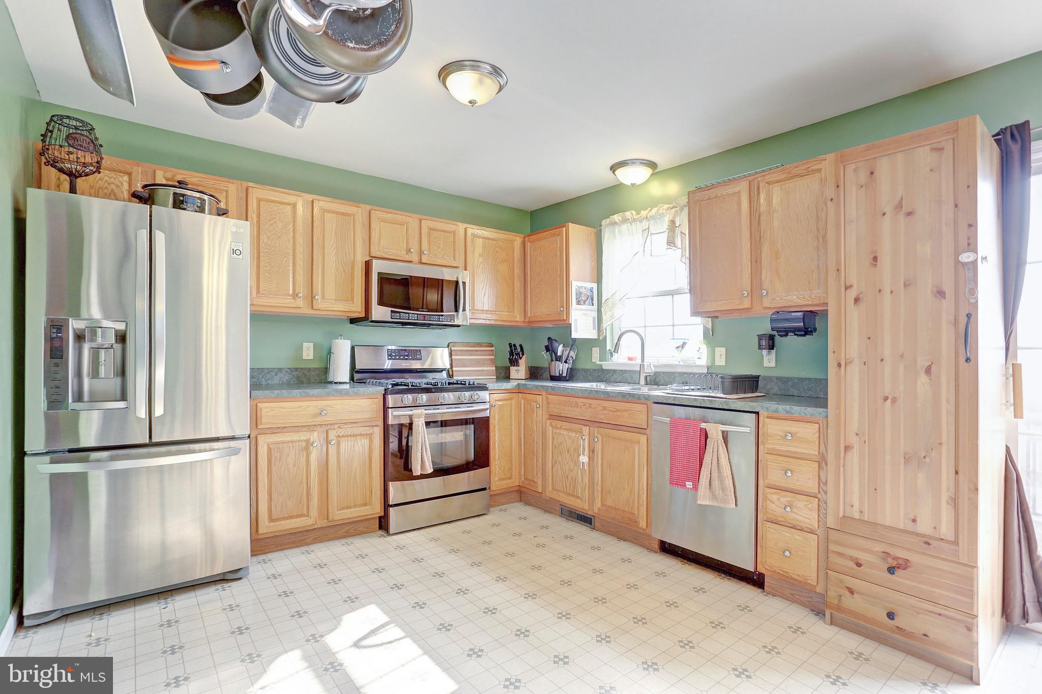 5305 Board Road Mount Wolf, PA 17347 - Photo 10 of 44 Kitchen