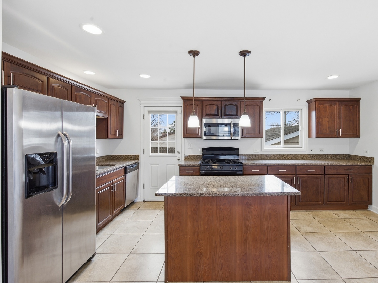 205 Fremont Avenue Romeoville, IL 60446 - Photo 6 of 20