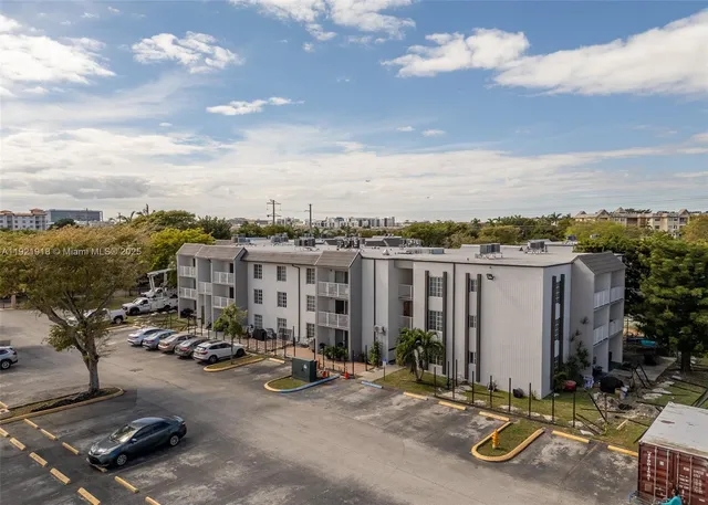 $2,300 | 4804 Northwest 79th Avenue, Unit 308, Doral, FL 33166