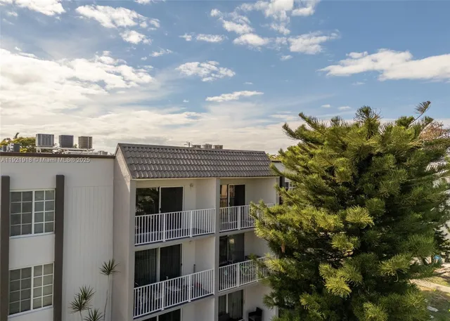 $2,300 | 4804 Northwest 79th Avenue, Unit 308, Doral, FL 33166