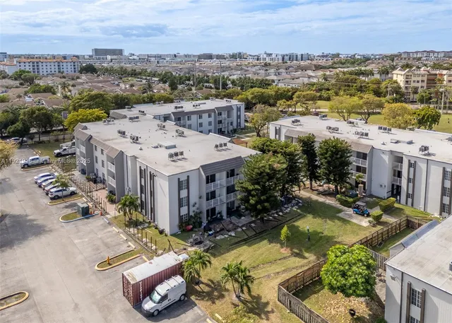 $2,300 | 4804 Northwest 79th Avenue, Unit 308, Doral, FL 33166