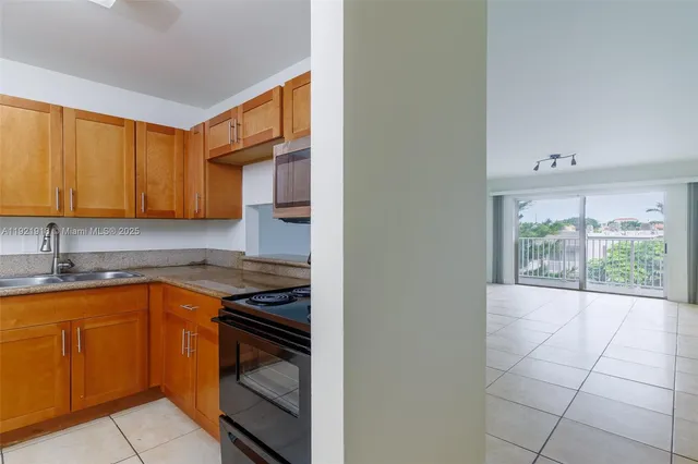 $2,300 | 4804 Northwest 79th Avenue, Unit 308, Doral, FL 33166