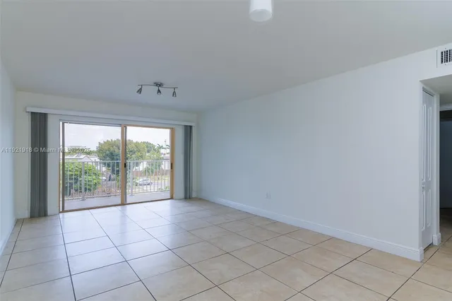 $2,300 | 4804 Northwest 79th Avenue, Unit 308, Doral, FL 33166