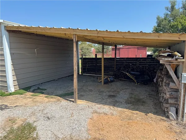 $359,000 | 1918 West Farm To Market 1644, Franklin, TX 77856