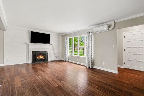 $360,000 | 756 North Kalamazoo Avenue, Marshall, MI 49068