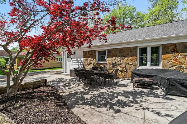 $360,000 | 756 North Kalamazoo Avenue, Marshall, MI 49068