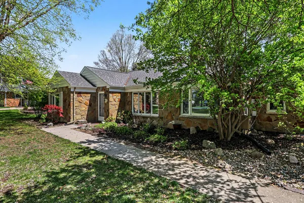 $360,000 | 756 North Kalamazoo Avenue, Marshall, MI 49068