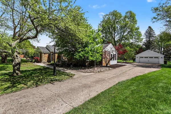 $360,000 | 756 North Kalamazoo Avenue, Marshall, MI 49068