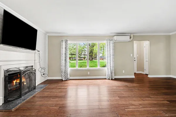 $360,000 | 756 North Kalamazoo Avenue, Marshall, MI 49068