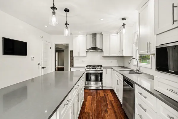 $360,000 | 756 North Kalamazoo Avenue, Marshall, MI 49068
