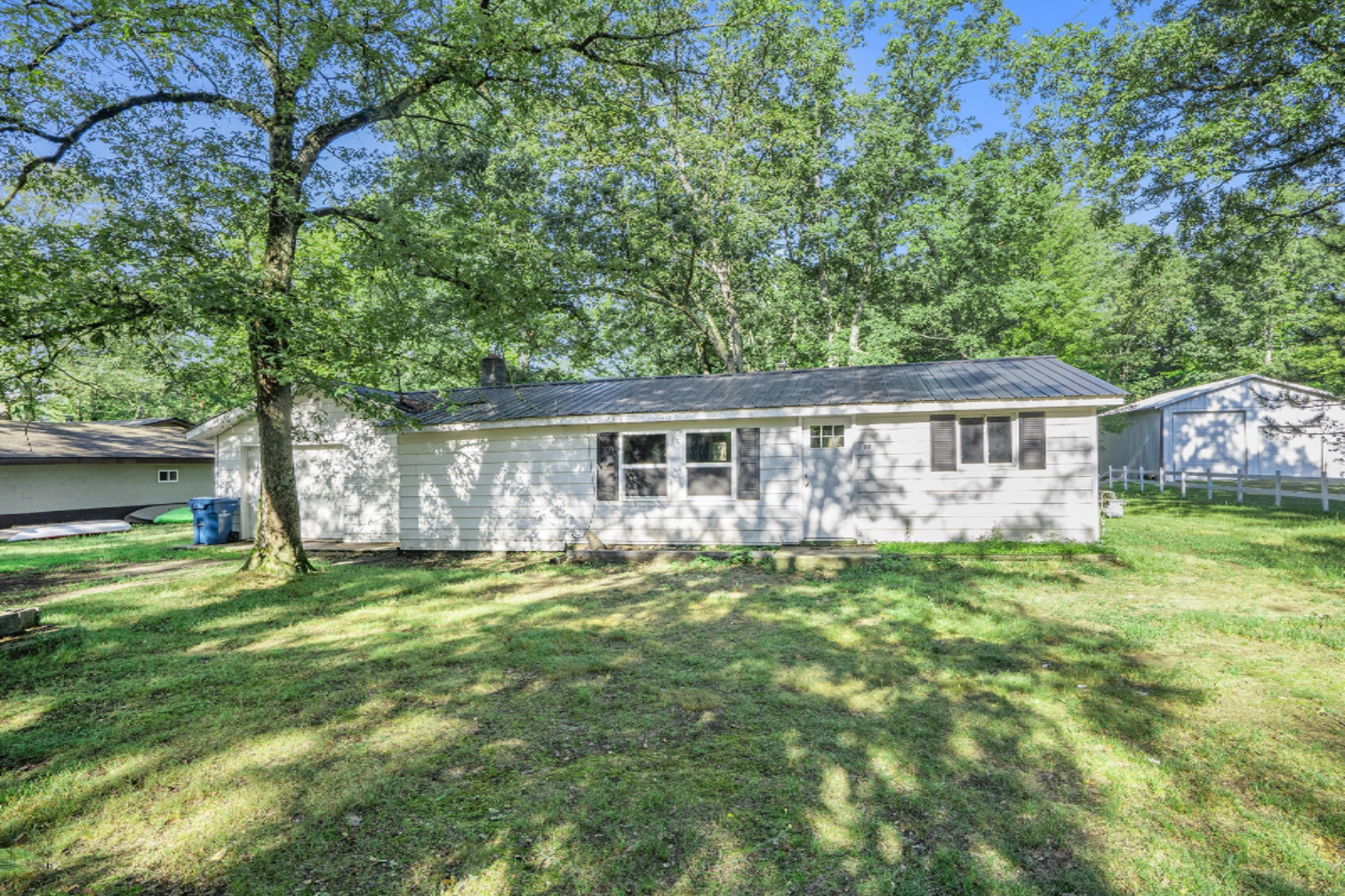881 South Ransom Road White Cloud, MI 49349 - Photo 3 of 23 DSC04627