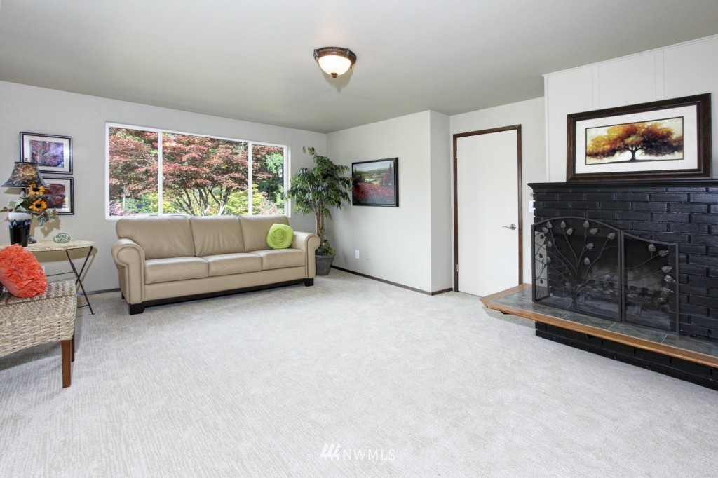 7428 Ridge Way Edmonds, WA 98026 - Photo 7 of 18 Gallery Image 7