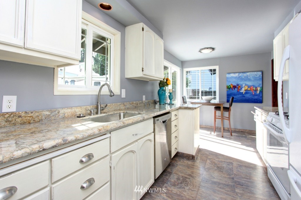 7428 Ridge Way Edmonds, WA 98026 - Photo 8 of 18 Gallery Image 8