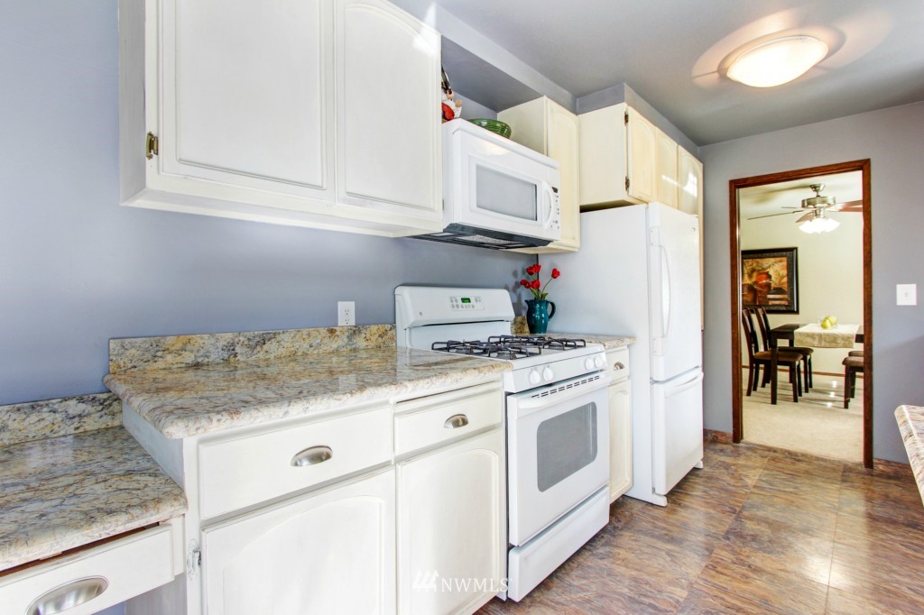 7428 Ridge Way Edmonds, WA 98026 - Photo 10 of 18 Gallery Image 10