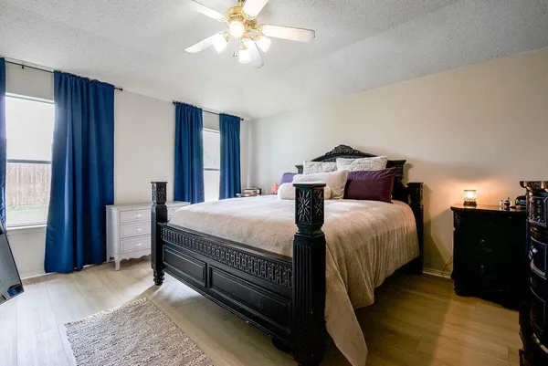 $325,000 | 943 Morgan Drive, Burleson, TX 76028