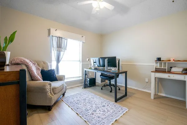 $325,000 | 943 Morgan Drive, Burleson, TX 76028