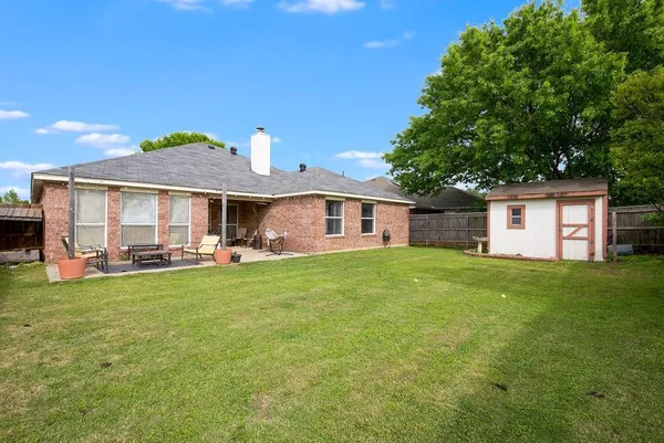 $325,000 | 943 Morgan Drive, Burleson, TX 76028