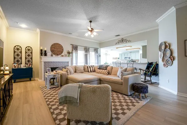 $325,000 | 943 Morgan Drive, Burleson, TX 76028