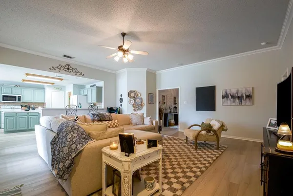 $325,000 | 943 Morgan Drive, Burleson, TX 76028