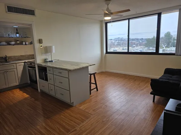 $1,900 | 70 Southbridge Street, Unit 504, Worcester, MA 01608