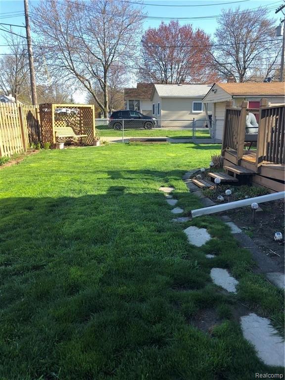 17611 Twelve Mile Road Roseville, MI 48066 - Photo 8 of 30 Gallery Image 8