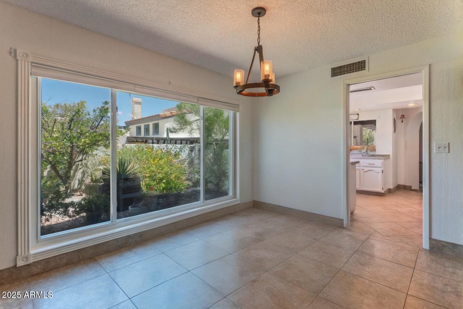4714 East Ardmore Road Phoenix, AZ 85044 - Photo 16 of 28 Ardmore Rd breakfast area empty