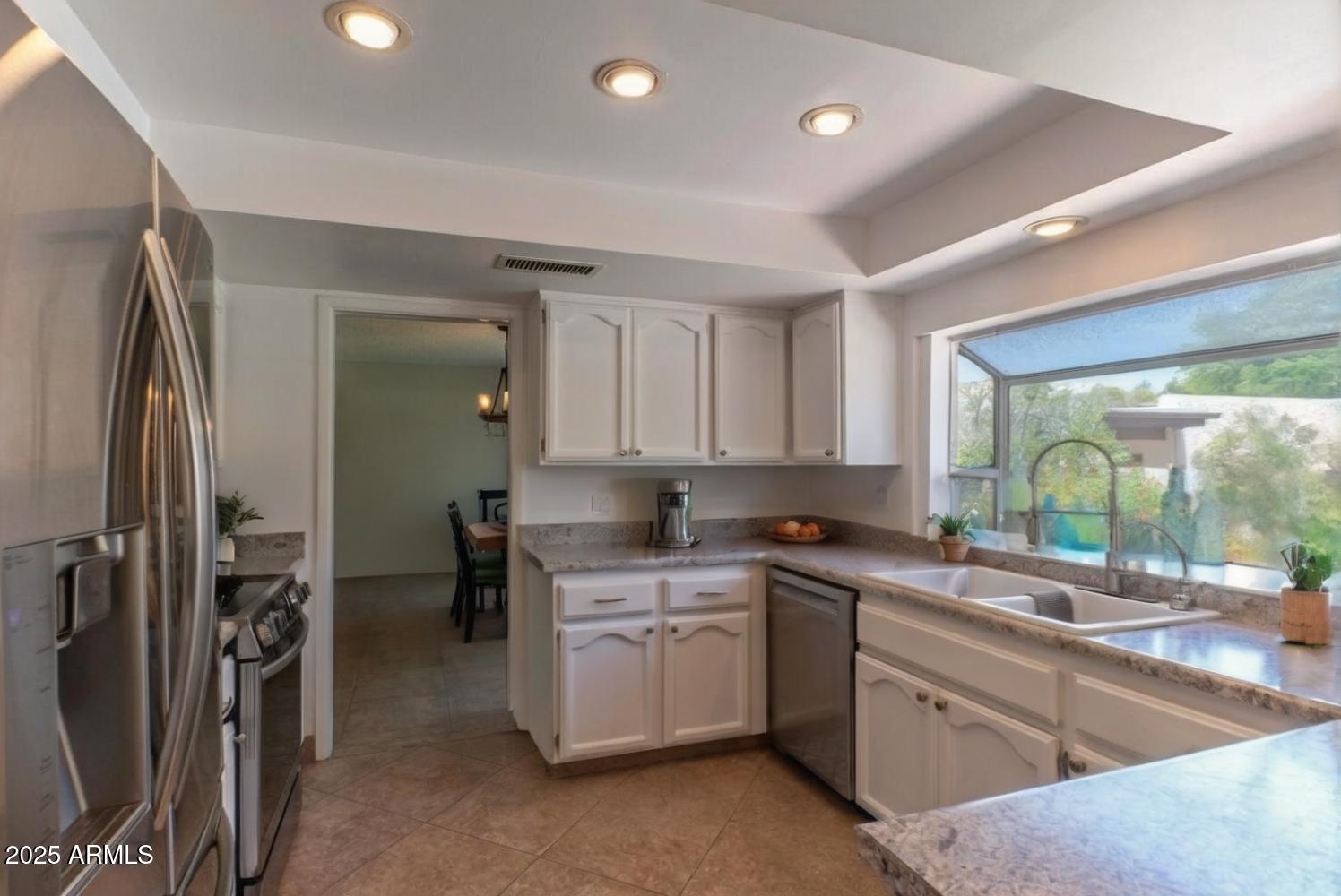 4714 East Ardmore Road Phoenix, AZ 85044 - Photo 8 of 28 Kitchen virtual staged