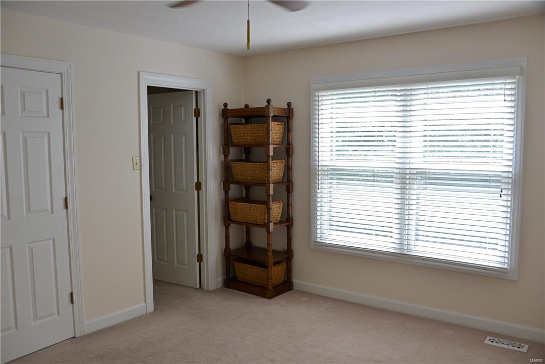 9718 Fall Ridge Trail Sunset Hills, MO 63127 - Photo 19 of 30 Gallery Image 19