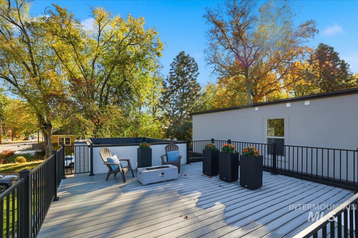 2129 North 34th Street Boise, ID 83703 - Photo 40 of 50 Wooden terrace featuring a fire pit