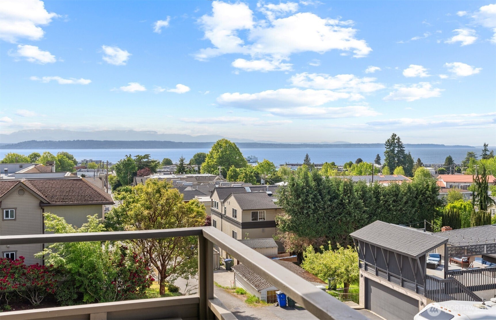 655 Main Street, Unit 304 Edmonds, WA 98020 - Photo 1 of 37