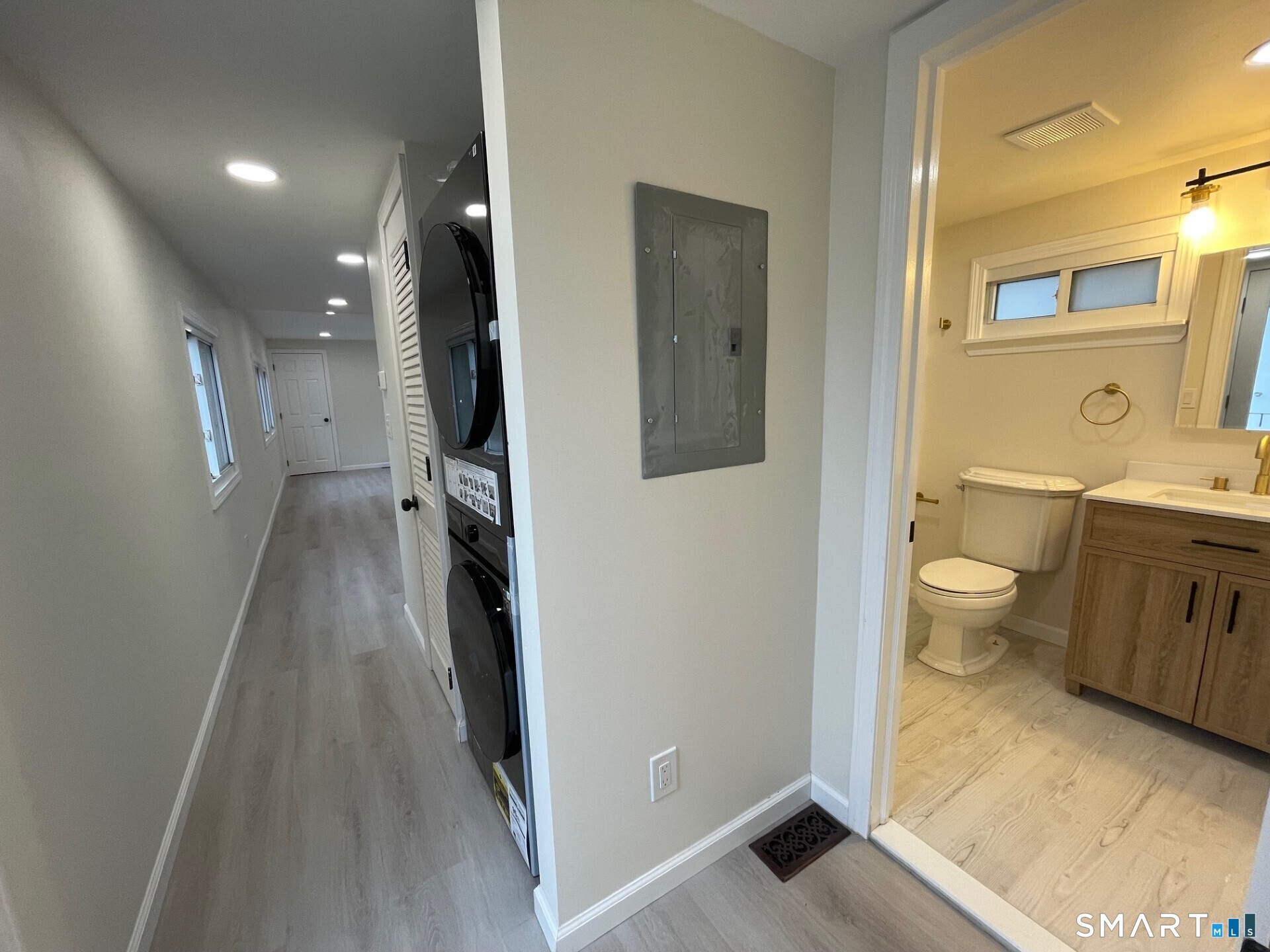 1042 Poquonnock Road Groton, CT 06340 - Photo 13 of 20 Gallery Image 13