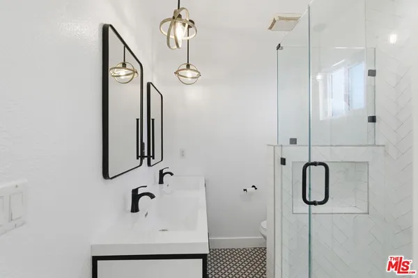 $5,299 | 6415 Madden Avenue, Los Angeles, CA 90043
