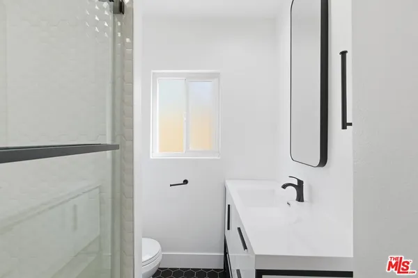 $5,299 | 6415 Madden Avenue, Los Angeles, CA 90043