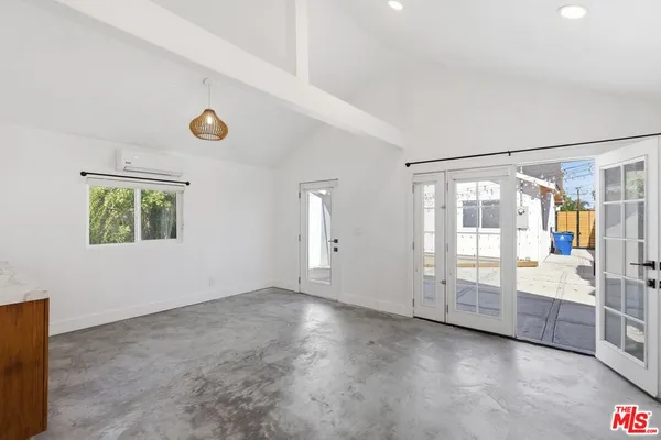 $5,299 | 6415 Madden Avenue, Los Angeles, CA 90043