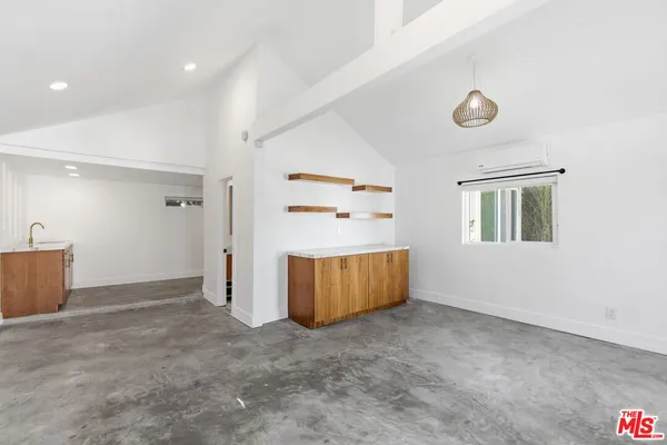 $5,299 | 6415 Madden Avenue, Los Angeles, CA 90043