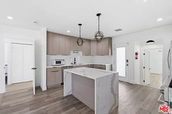 $5,299 | 6415 Madden Avenue, Los Angeles, CA 90043
