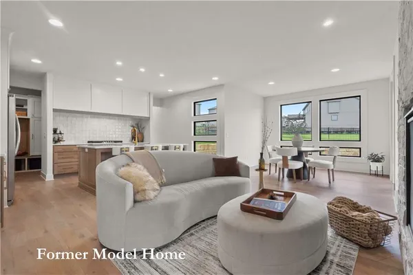 $859,911 | 2517 Northeast Woodland Court, Lee's Summit, MO 64086