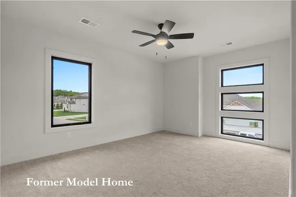 $859,911 | 2517 Northeast Woodland Court, Lee's Summit, MO 64086