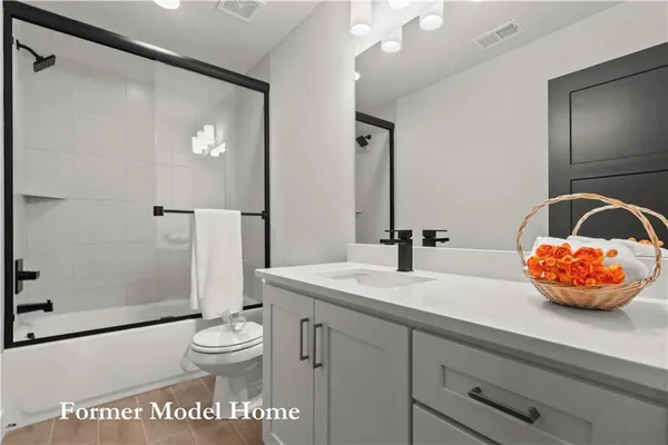 $859,911 | 2517 Northeast Woodland Court, Lee's Summit, MO 64086