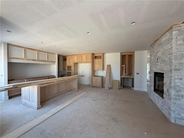 $859,911 | 2517 Northeast Woodland Court, Lee's Summit, MO 64086