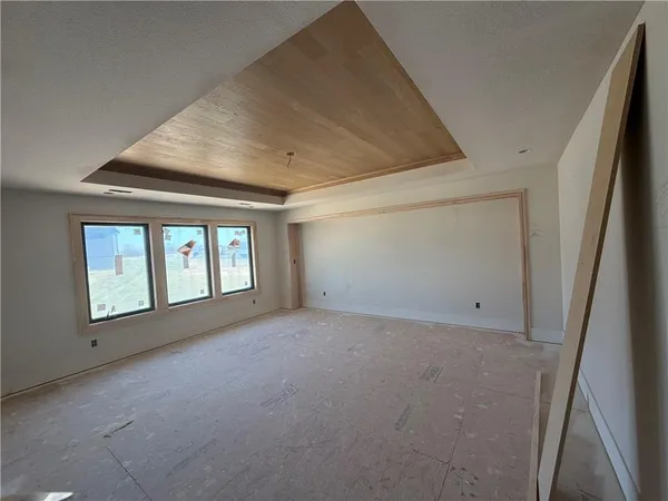 $859,911 | 2517 Northeast Woodland Court, Lee's Summit, MO 64086