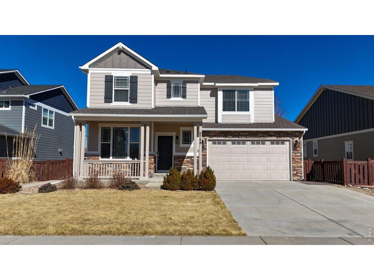 Three-car tandem garage