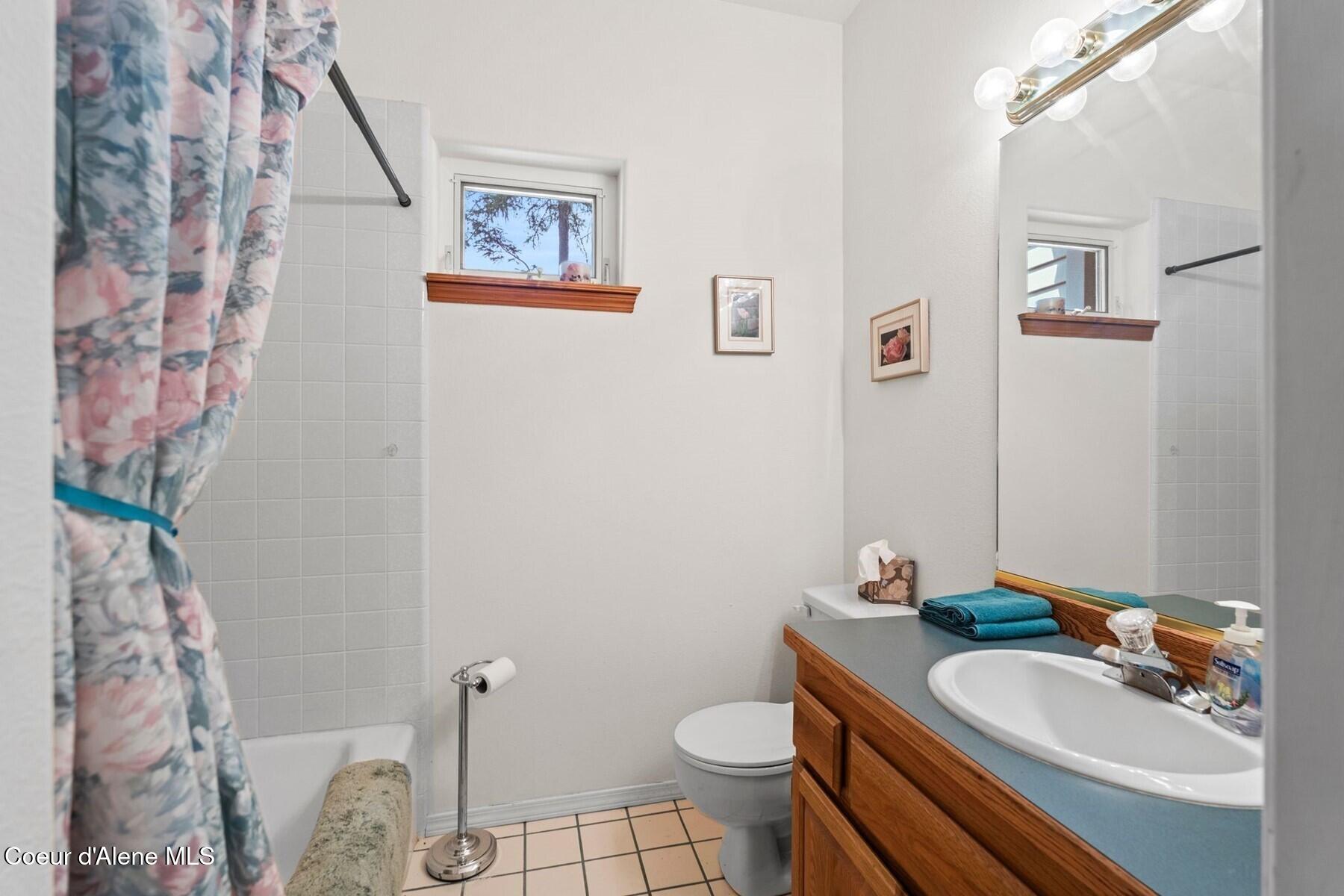 38 South Quail Run Sandpoint, ID 83864 - Photo 34 of 53 Lower level bath