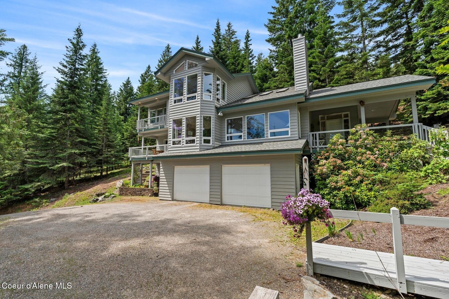 38 South Quail Run Sandpoint, ID 83864 - Photo 37 of 53 2 car garage with parking
