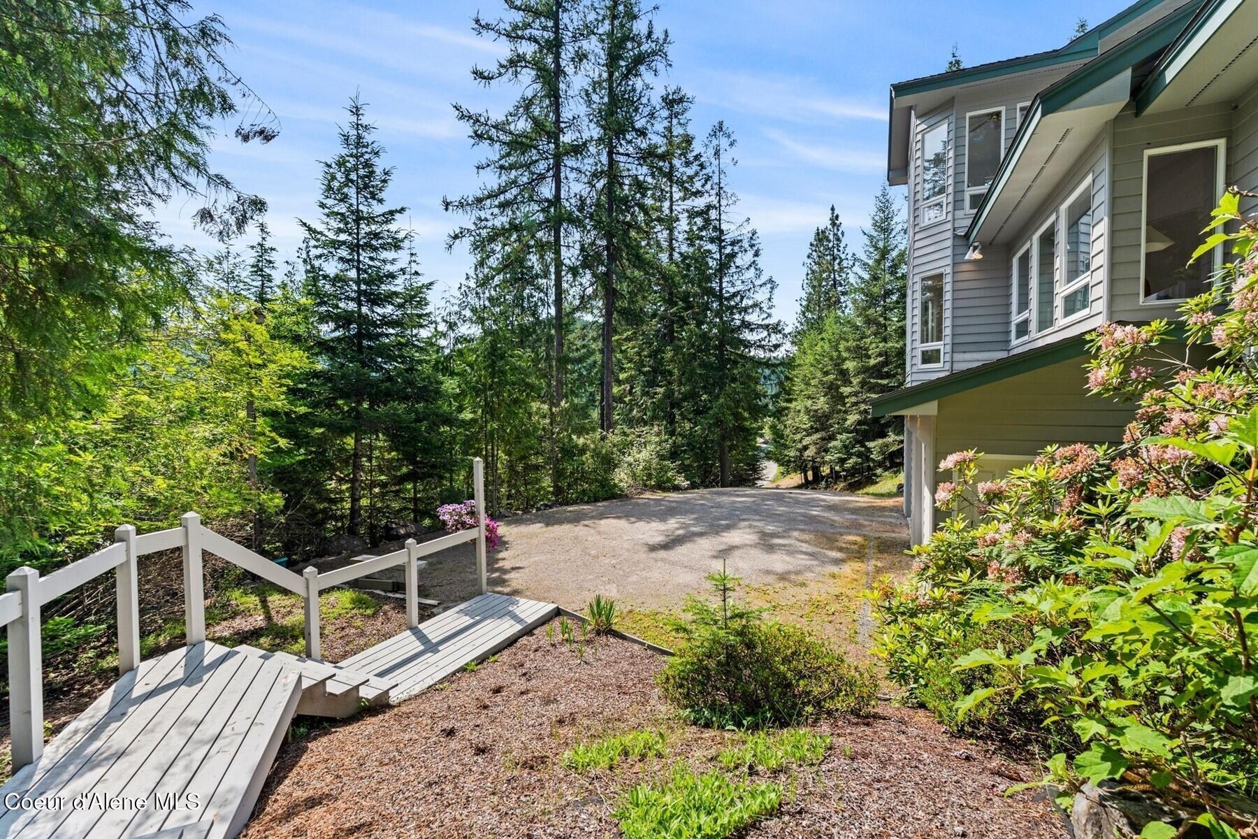 38 South Quail Run Sandpoint, ID 83864 - Photo 39 of 53 Pathway around the house